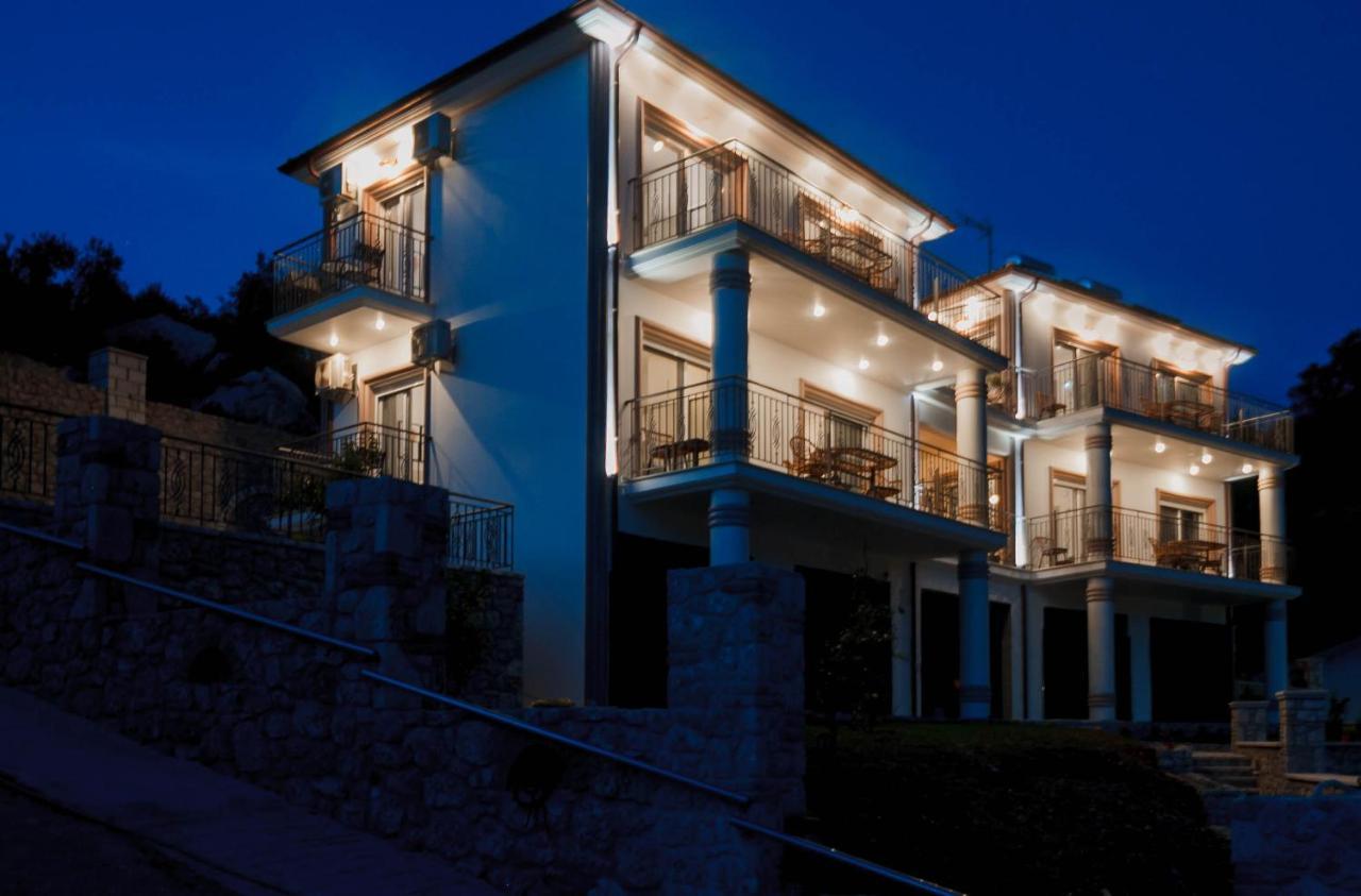 Natura Luxury Suites بارغا المظهر الخارجي الصورة
