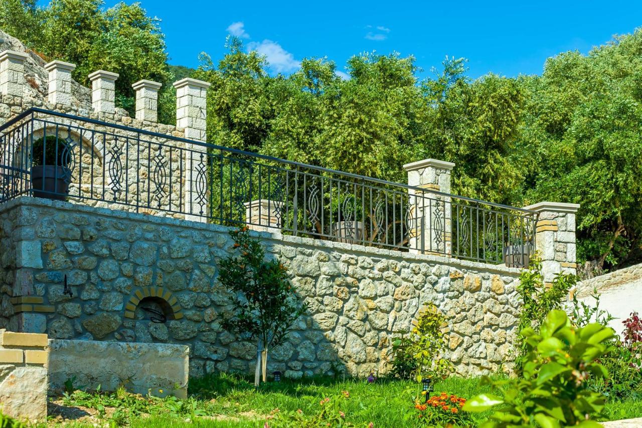 Natura Luxury Suites بارغا المظهر الخارجي الصورة